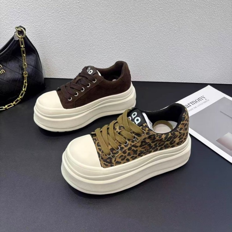 Damskie sneakersy na platformi – Embroidery Garments recenzja i cena